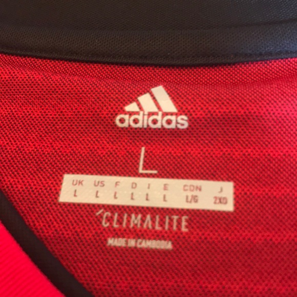 Manchester United Shirt - Picture 4 of 4